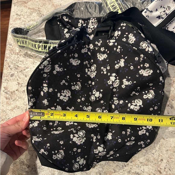 VS PINK Floral Zipper Messenger Shoulder Overnight Handbag XL NWOT - Picture 8 of 9